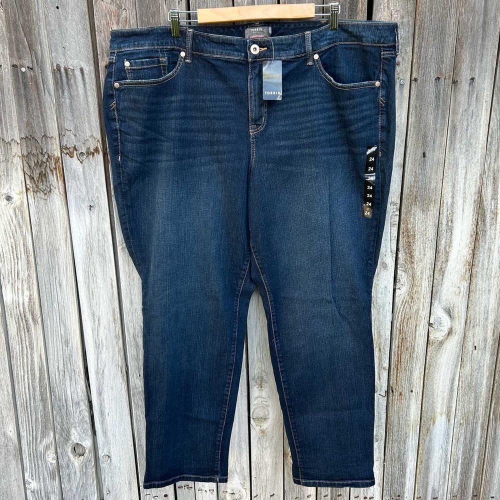 NWT Torrid Boyfriend Straight Jean Vintage Stretch Denim Blue 24R